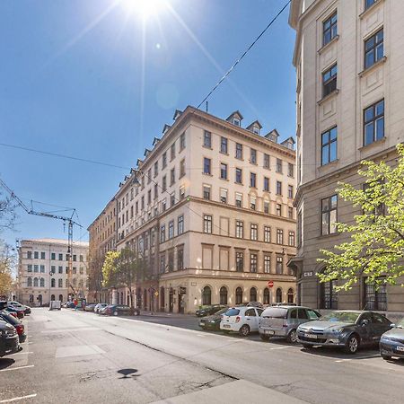 Freedom Apartment Near Parlament With Ac بودابست المظهر الخارجي الصورة